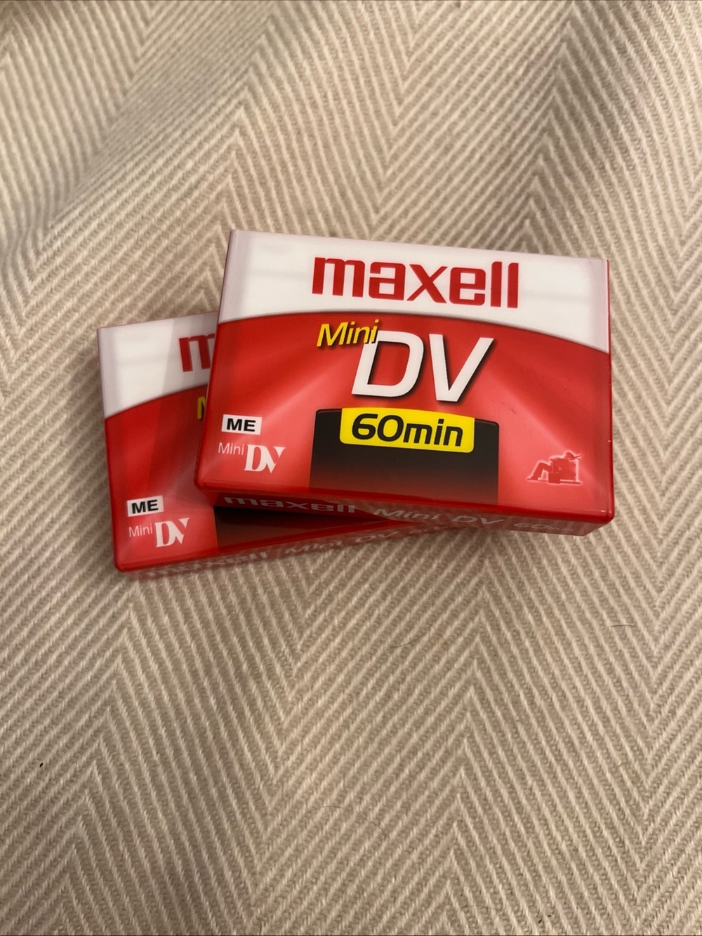 2x Maxell Mini DV 60 Min Tapes